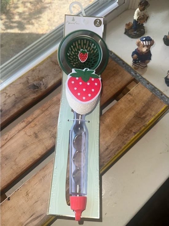 Spruce Lane Other - Spruce Lane Strawberry Theme Sink Strainer and Scrub Brush Set - New